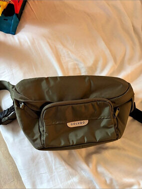 Colugo Main Foldover Shoulder Bag in Green
